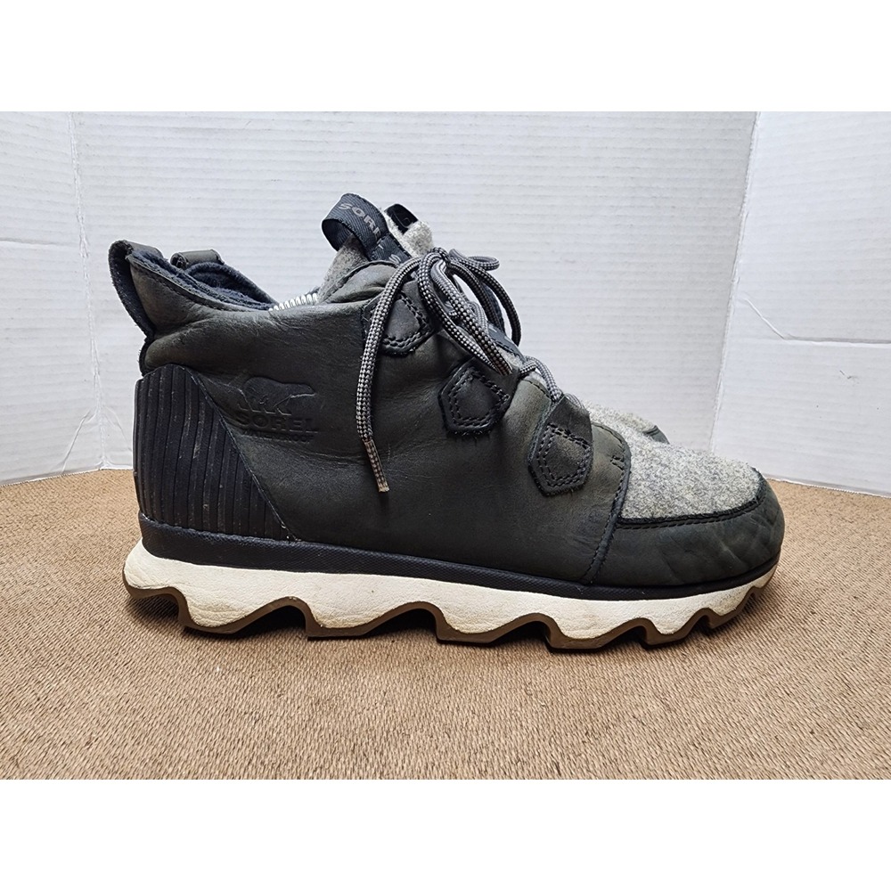 Sorel Kinetic Caribou Shoes Womens 11 Black Gray Nubuck Waterproof Sneaker Boot